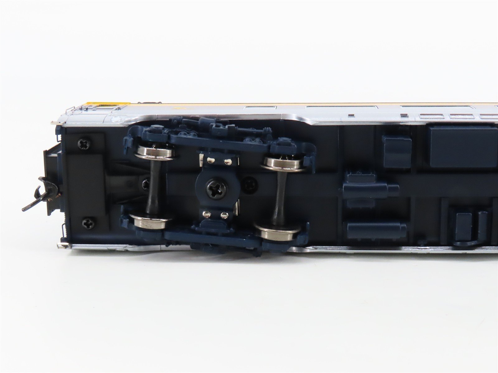 HO Walthers Proto 920-9362 C&O Chesapeake Ohio 85' 52-Seat Coach Passenger Car