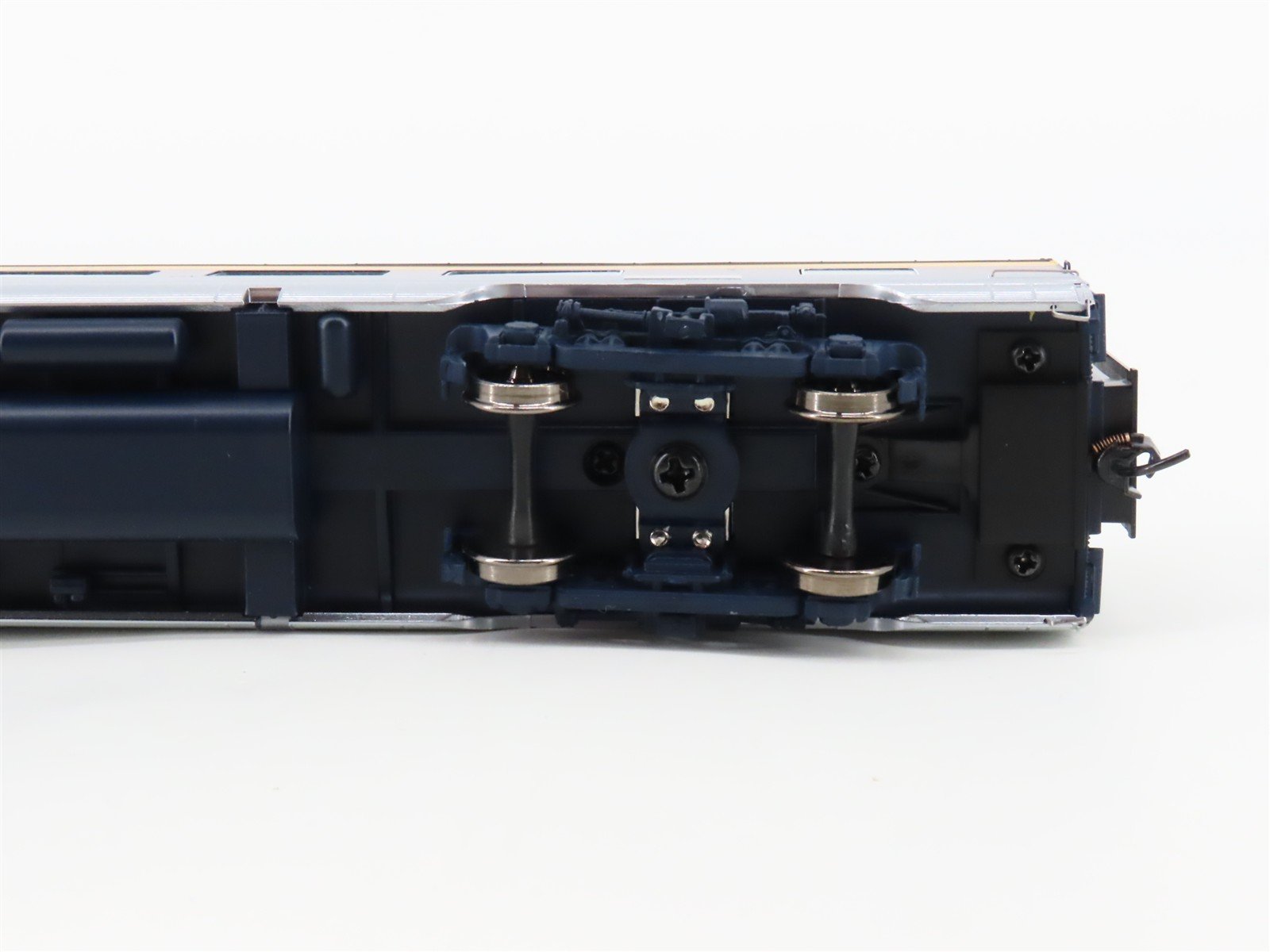 HO Walthers Proto 920-9362 C&O Chesapeake Ohio 85' 52-Seat Coach Passenger Car