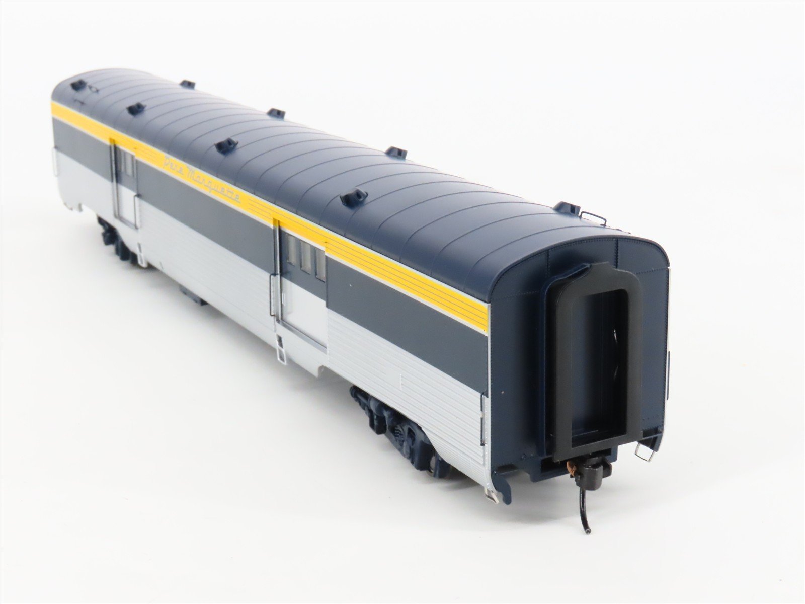 HO Scale Walthers Proto 920-9361 C&O Chesapeake Ohio 72' Baggage Passenger Car