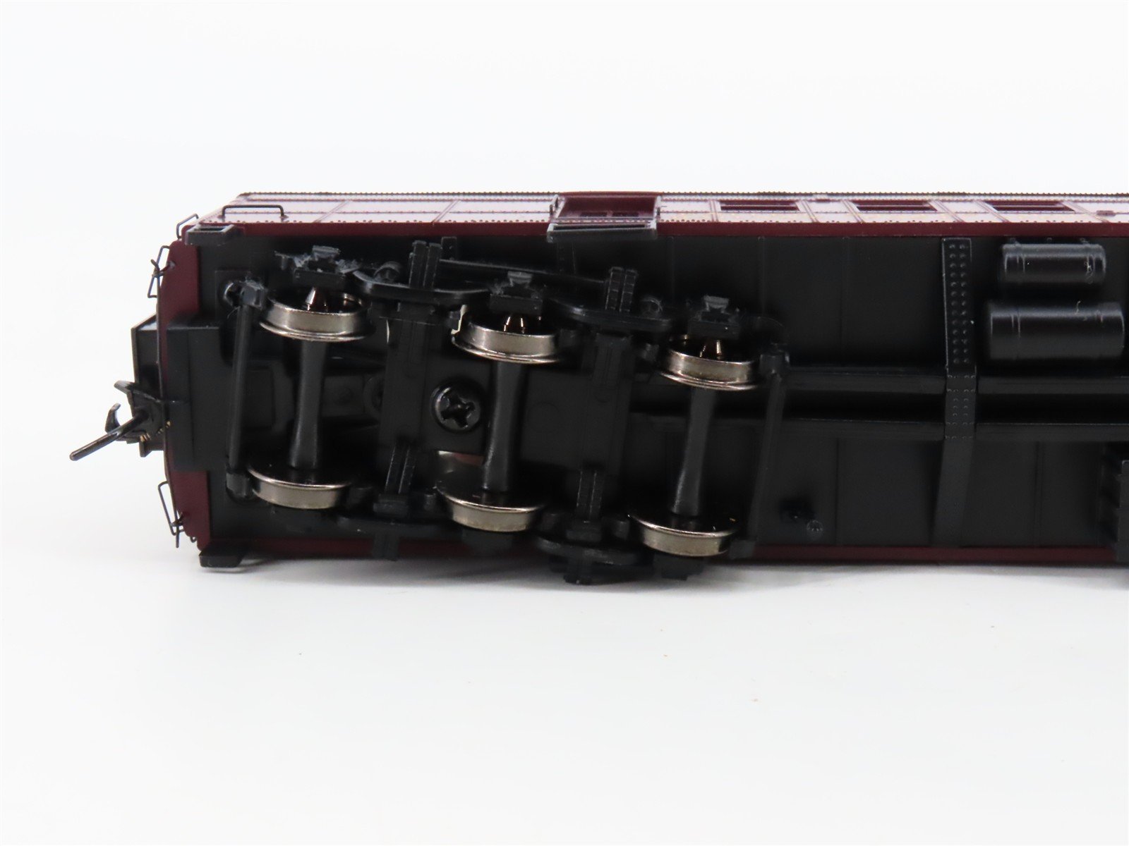 HO Scale Walthers Proto 920-17407 SOO Line 70' HWT RPO-Baggage Passenger Car