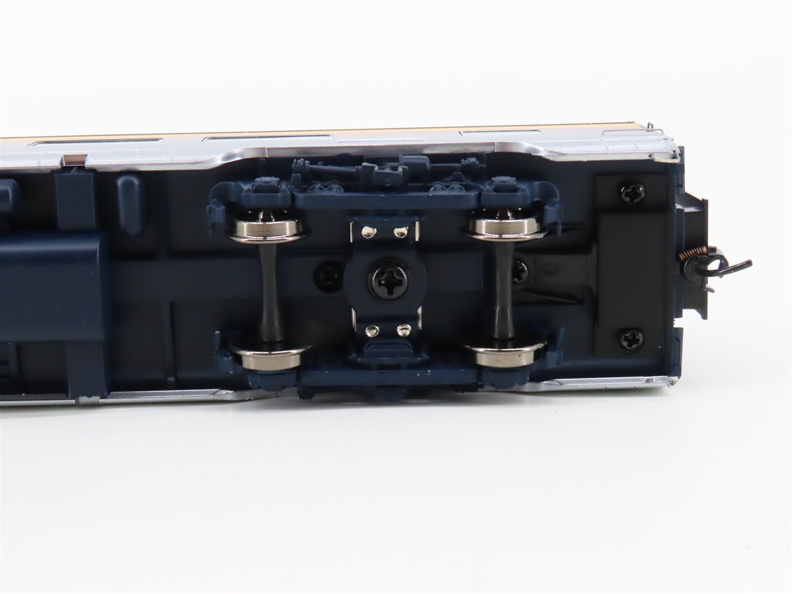 HO Scale Walthers Proto 920-9362 C&O Chesapeake Ohio 85' Coach Passenger Car