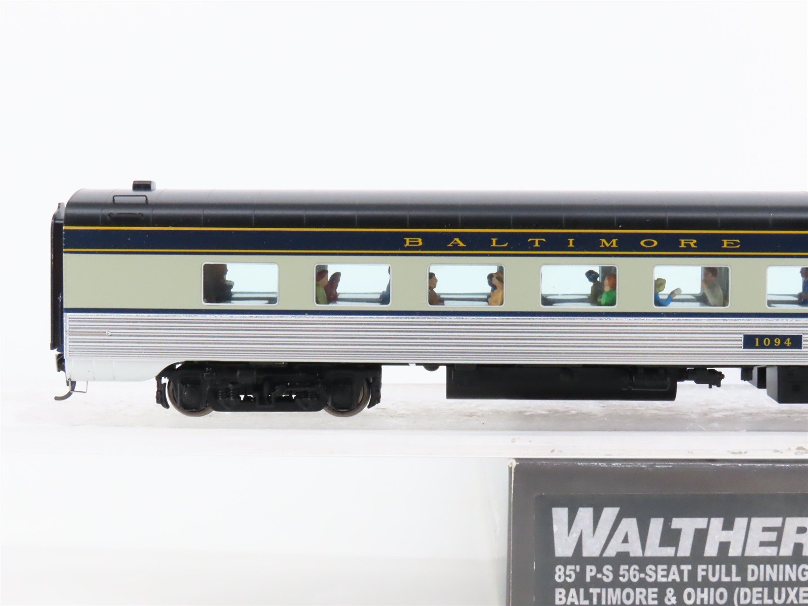 HO Scale Walthers Proto 920-9416 B&O Baltimore & Ohio 85' Dining Passenger Car
