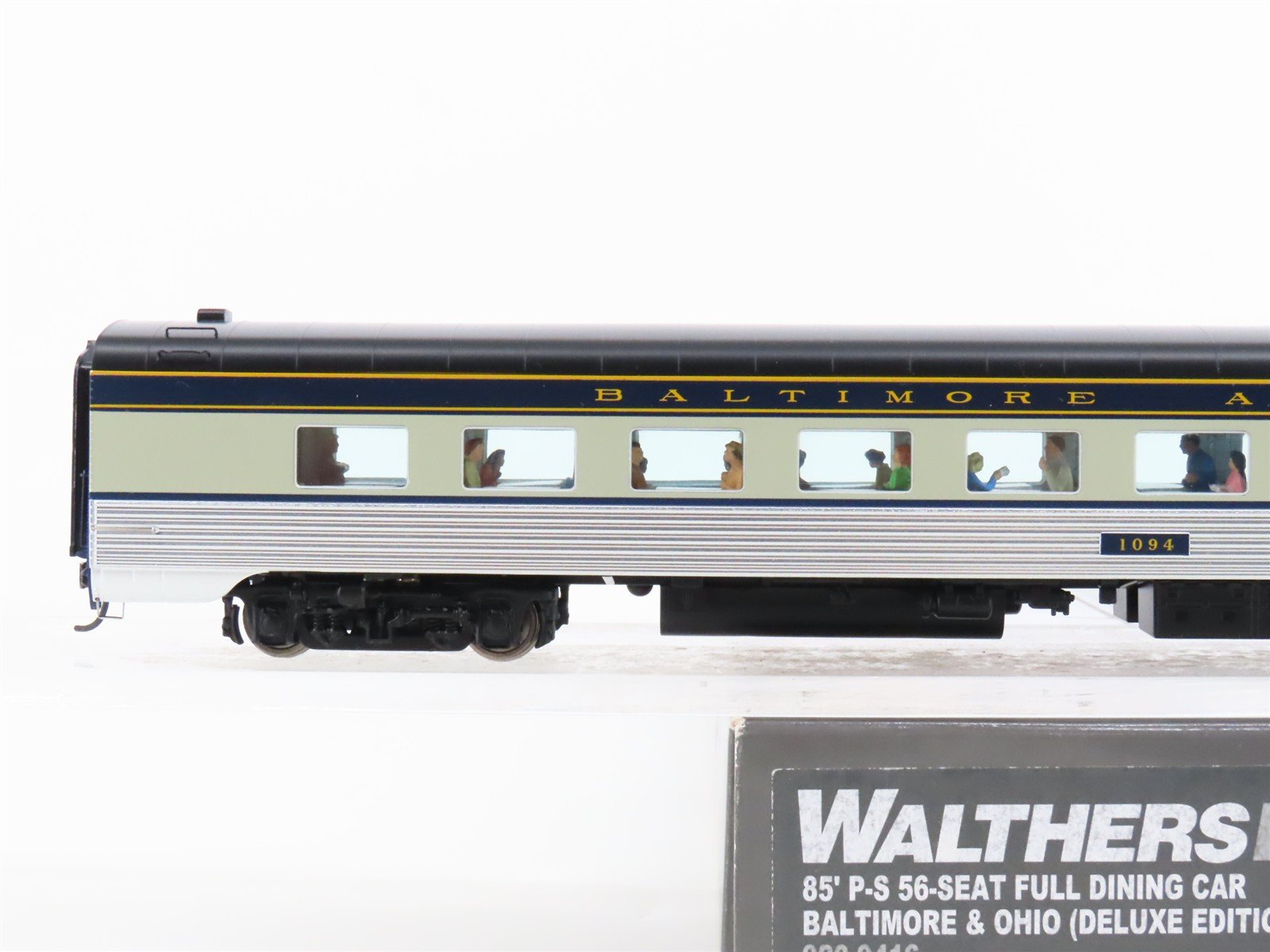 HO Scale Walthers Proto 920-9416 B&O 52-Seat Diner Passenger #1094 w/ Lighting