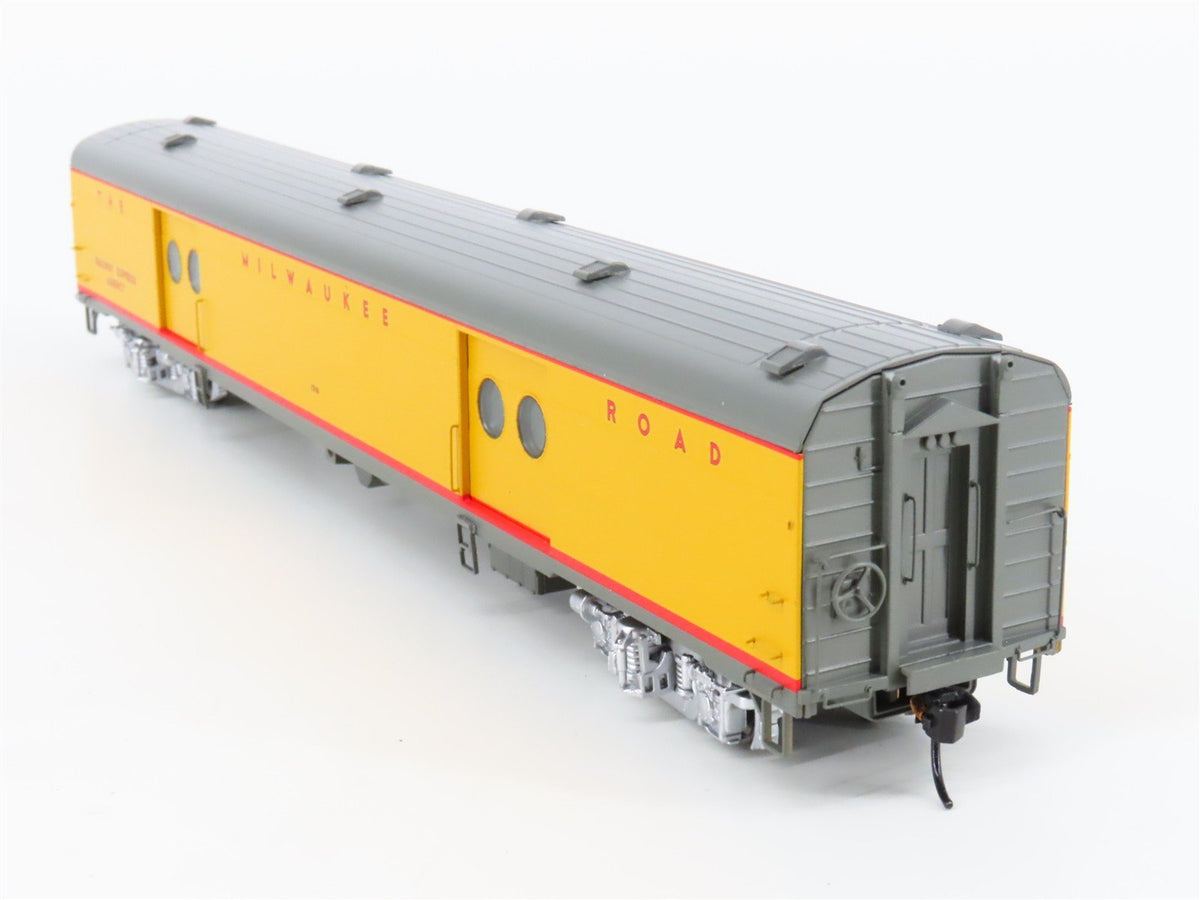 HO Walthers Proto 920-9141 MILW Hiawatha 75&#39; Baggage Passenger #1318 w/ Lighting
