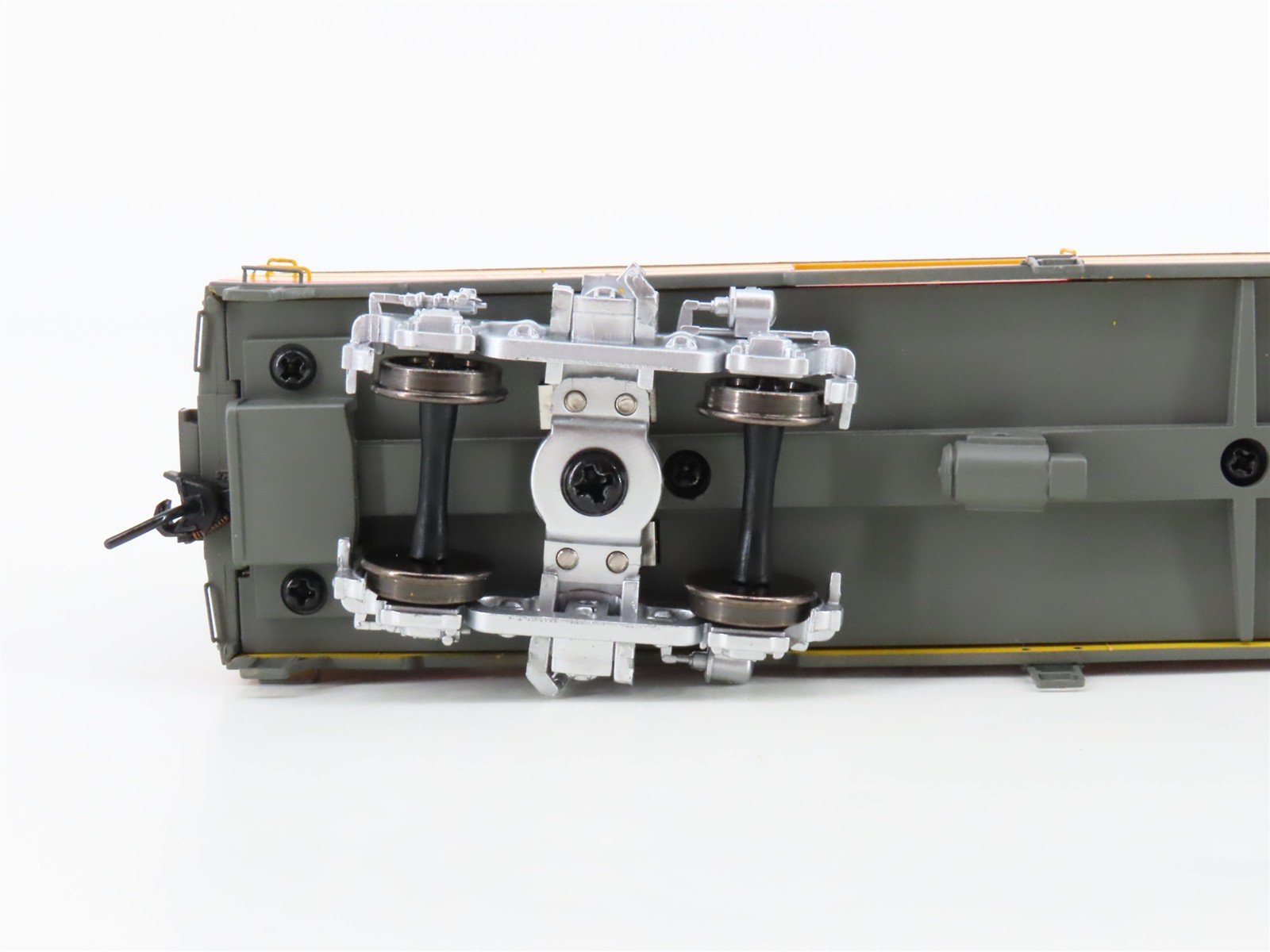 HO Walthers Proto 920-9141 MILW Hiawatha 75' Baggage Passenger #1318 w/ Lighting