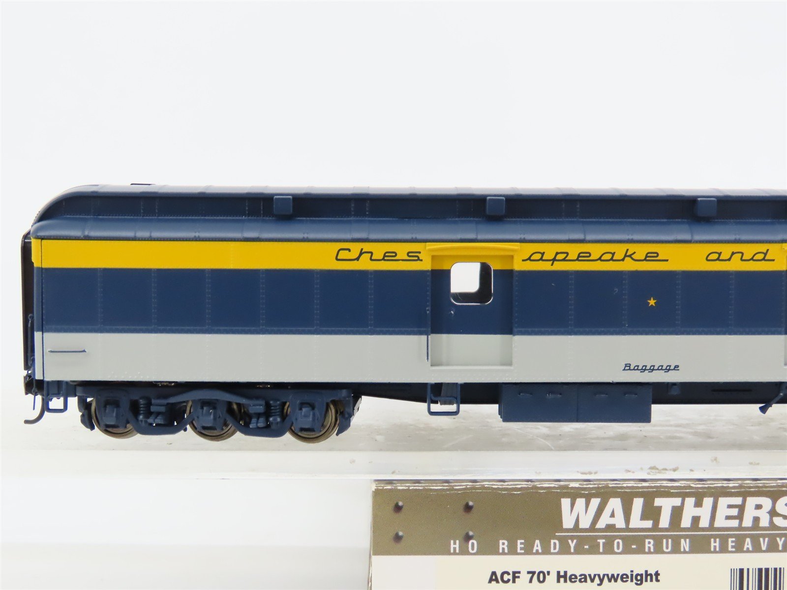 HO Walthers 932-10168 C&O Chesapeake & Ohio 70' Heavyweight Baggage Passenger