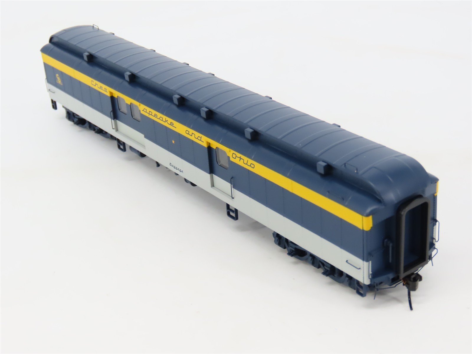 HO Walthers 932-10168 C&O Chesapeake & Ohio 70' Heavyweight Baggage Passenger