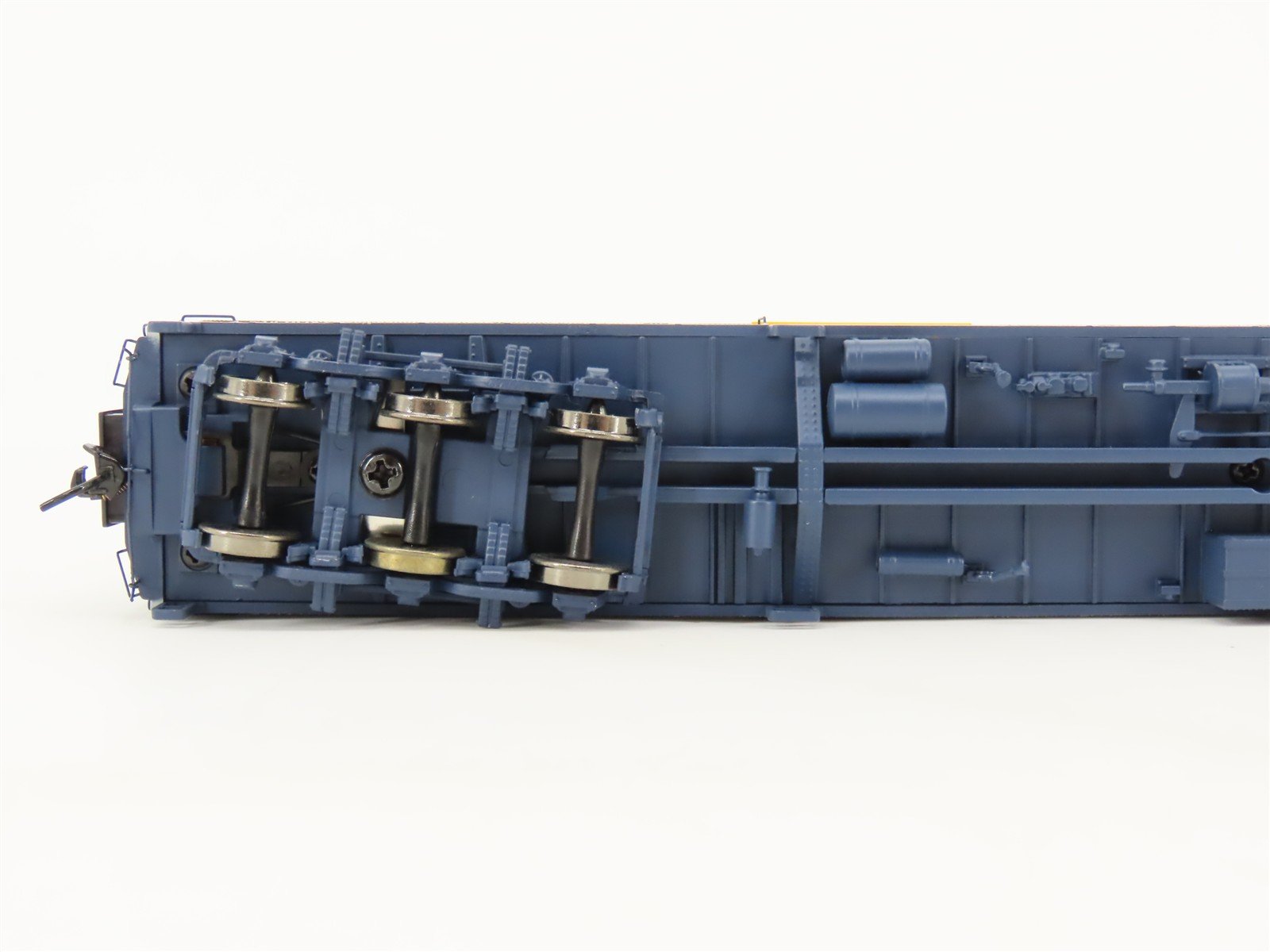 HO Walthers 932-10168 C&O Chesapeake & Ohio 70' Heavyweight Baggage Passenger