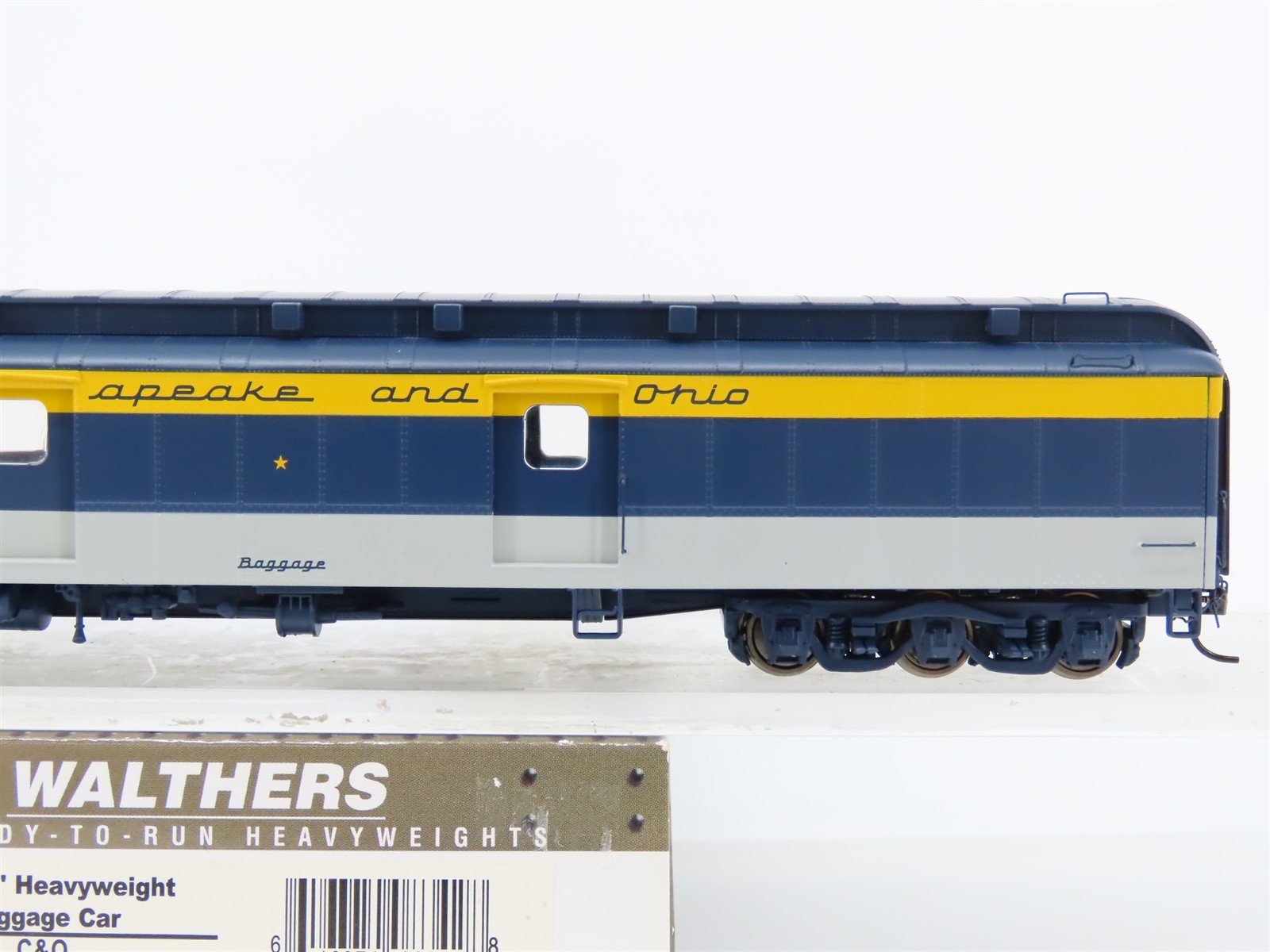 HO Walthers 932-10522 C&O Chesapeake & Ohio 70' Heavyweight Baggage Passenger