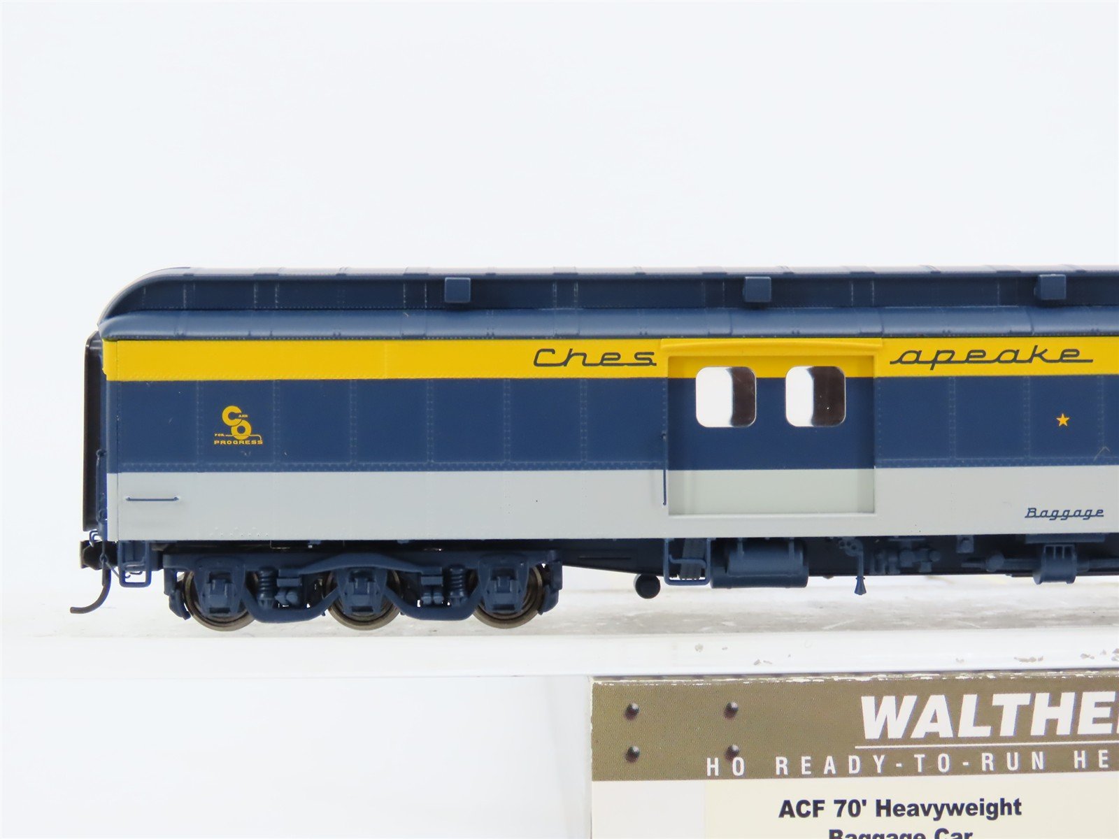HO Walthers 932-10522 C&O Chesapeake & Ohio 70' Heavyweight Baggage Passenger