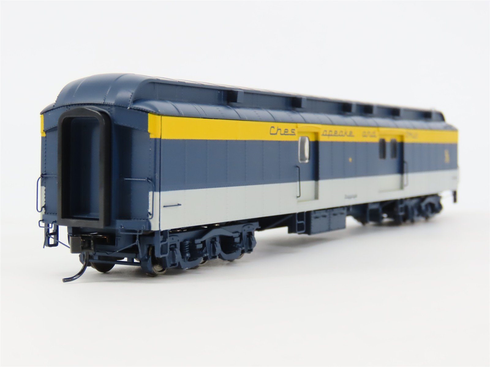 HO Walthers 932-10522 C&O Chesapeake & Ohio 70' Heavyweight Baggage Passenger