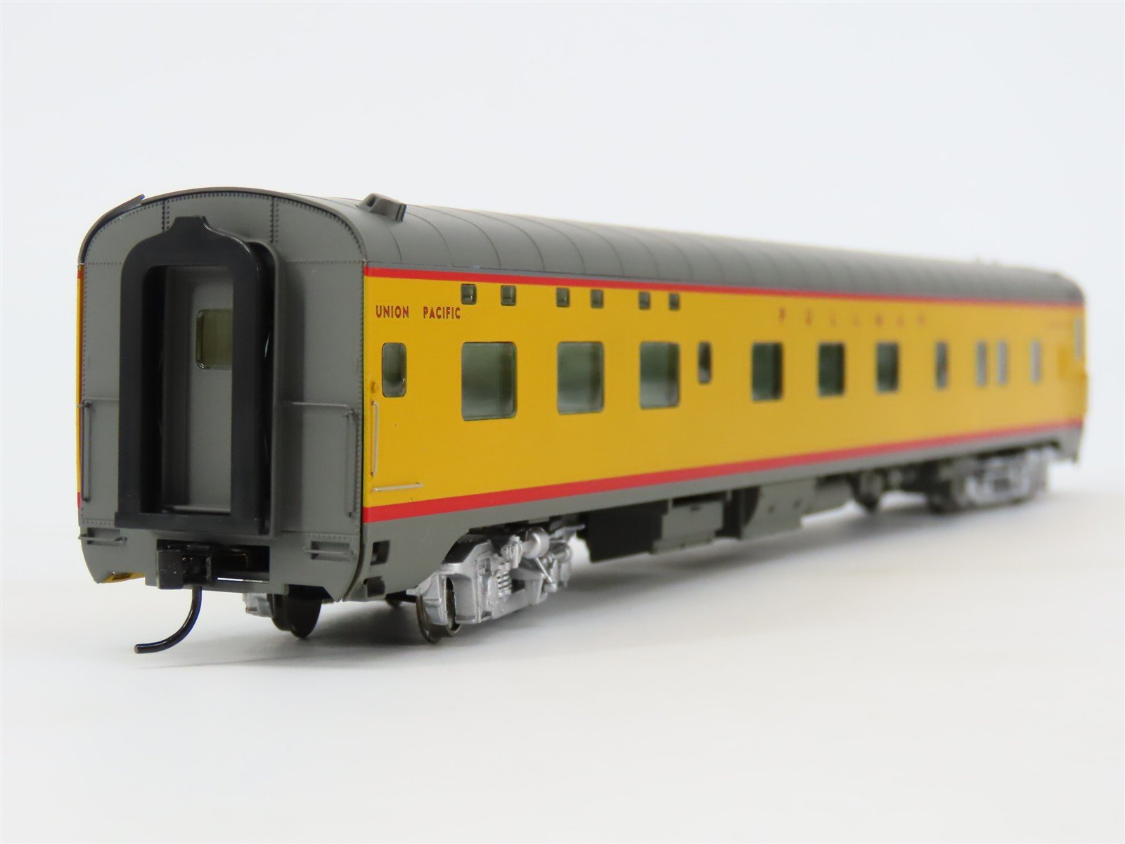 HO Walthers First Edition 932-9620 UP Union Pacific PS 6-6-4 Sleeper Passenger