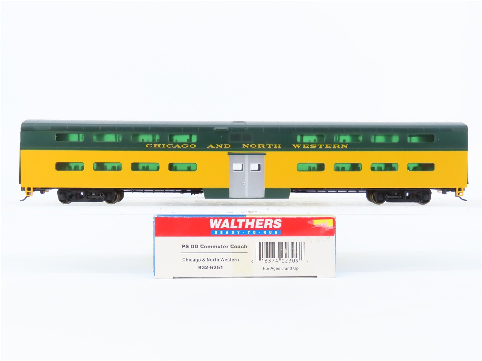 HO Scale Walthers 932-6251 CNW Double-Decker Commuter Coach Passenger Car