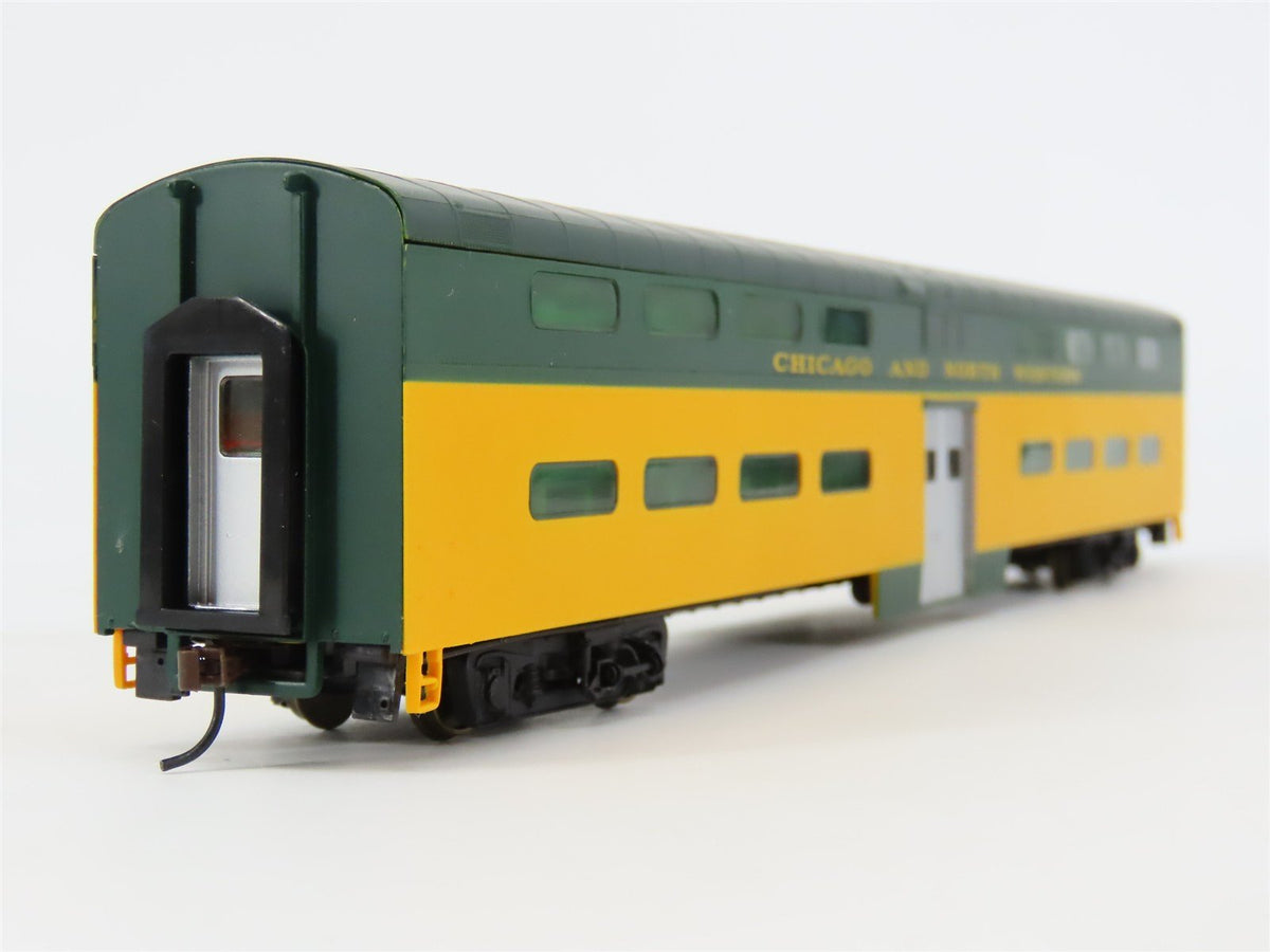 HO Scale Walthers 932-6251 CNW Double-Decker Commuter Coach Passenger Car
