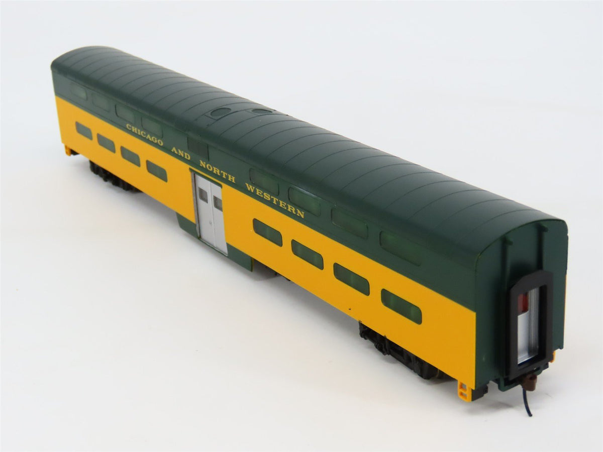 HO Scale Walthers 932-6251 CNW Double-Decker Commuter Coach Passenger Car