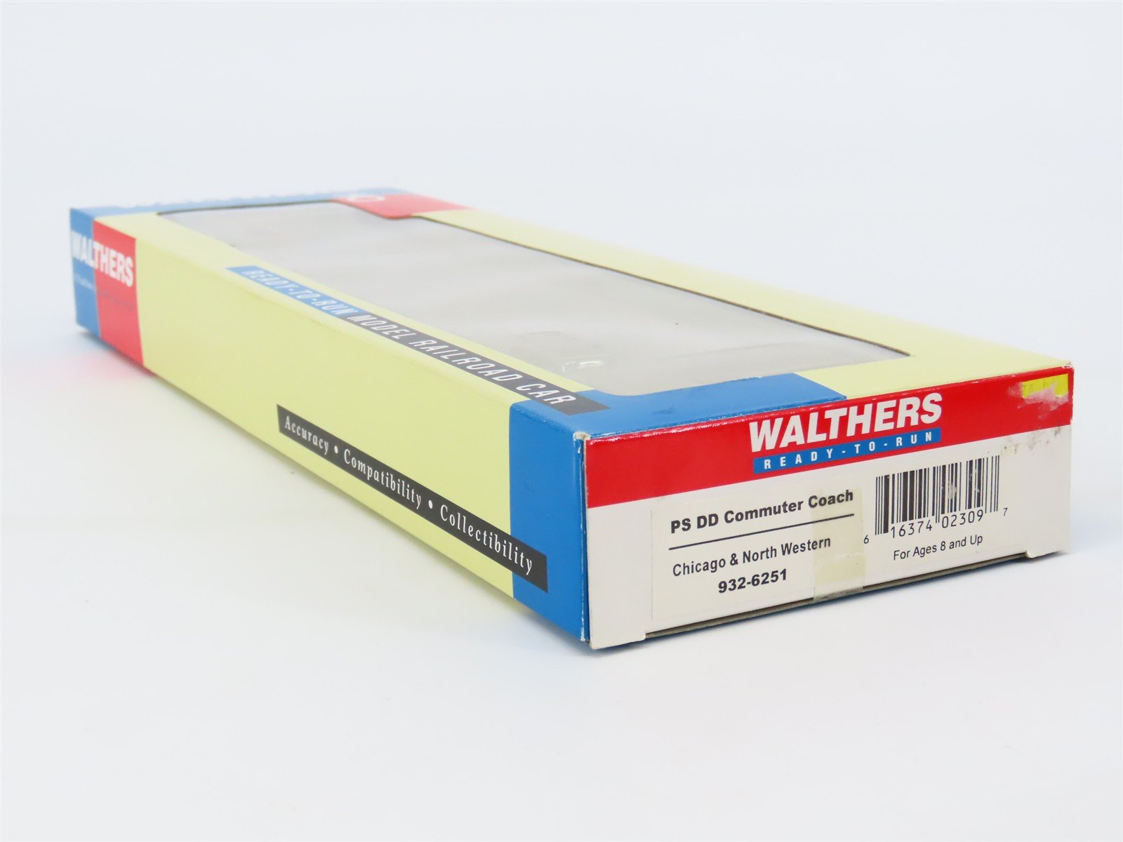 HO Scale Walthers 932-6251 CNW Double-Decker Commuter Coach Passenger Car