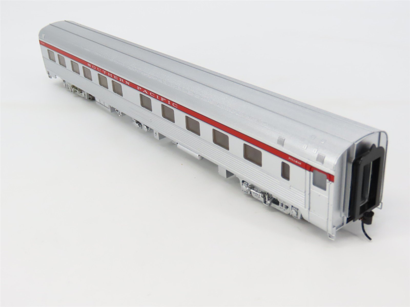 HO Scale Walthers 932-6353 SP Southern Pacific 85' Budd 10-6 Sleeper Passenger