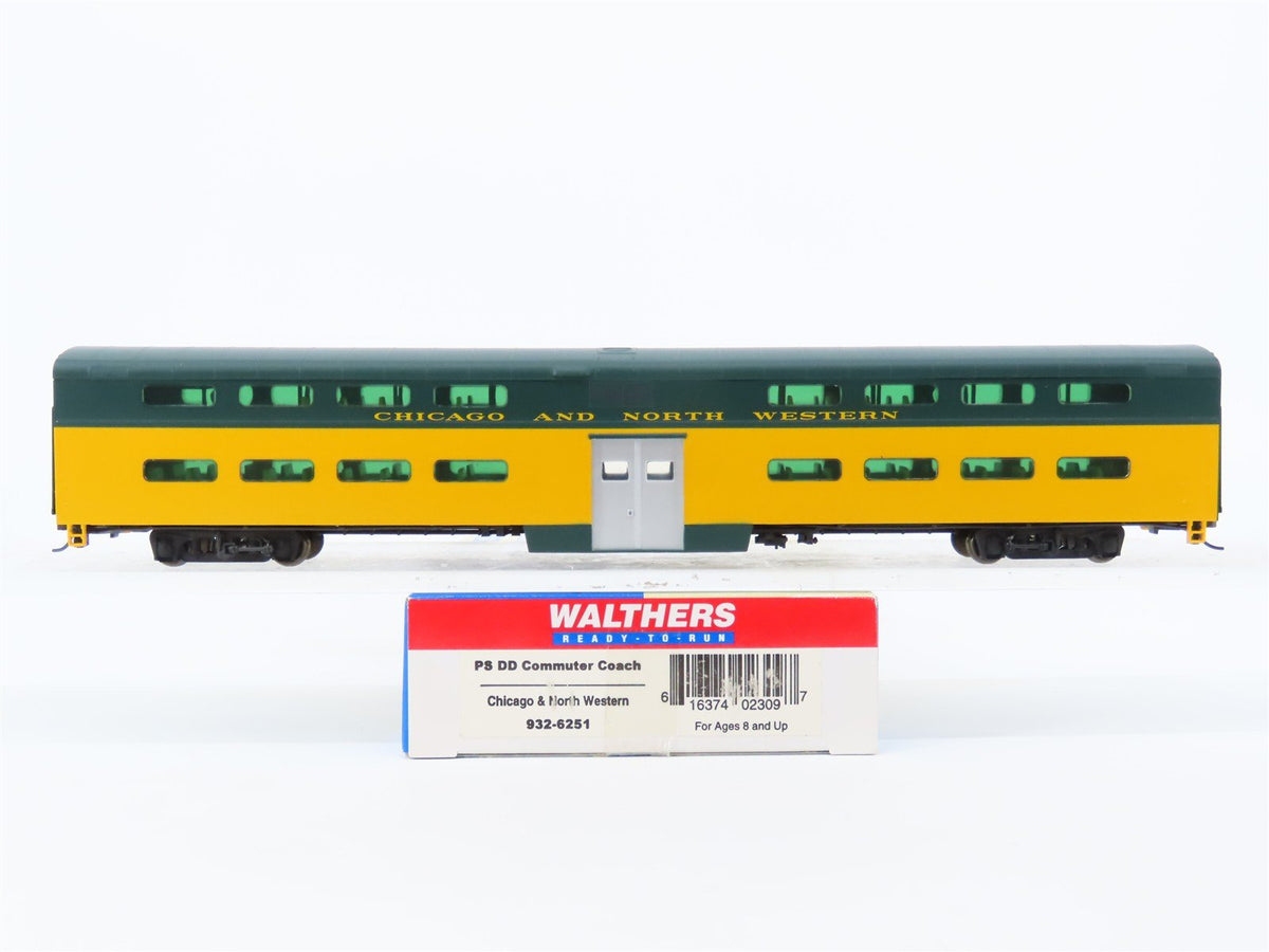 HO Scale Walthers 932-6251 CNW PS Double-Decker Commuter Coach Passenger Car