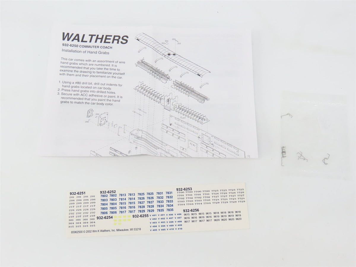 HO Scale Walthers 932-6251 CNW PS Double-Decker Commuter Coach Passenger Car