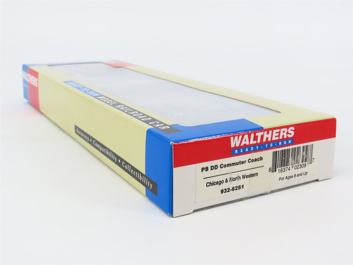 HO Scale Walthers 932-6251 CNW PS Double-Decker Commuter Coach Passenger Car