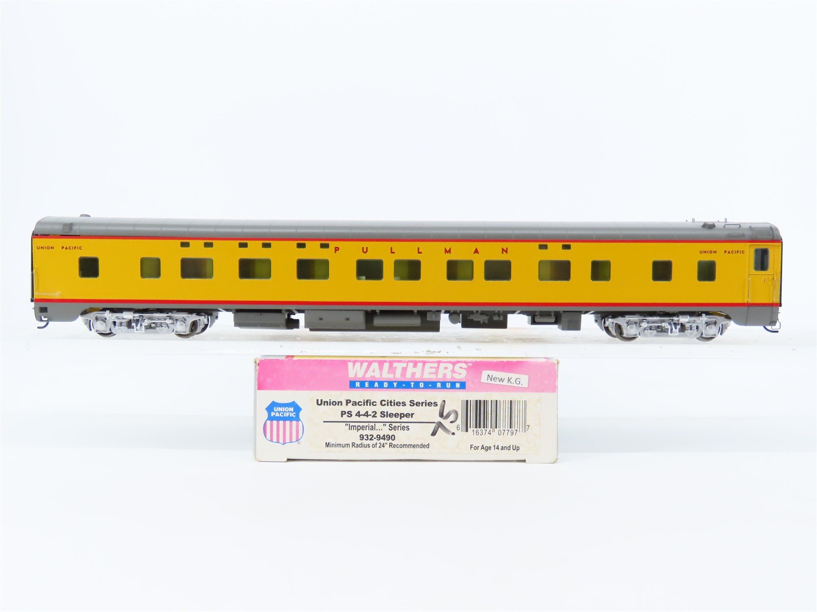 HO Walthers First Edition 932-9490 UP Union Pacific PS 4-4-2 Sleeper Passenger