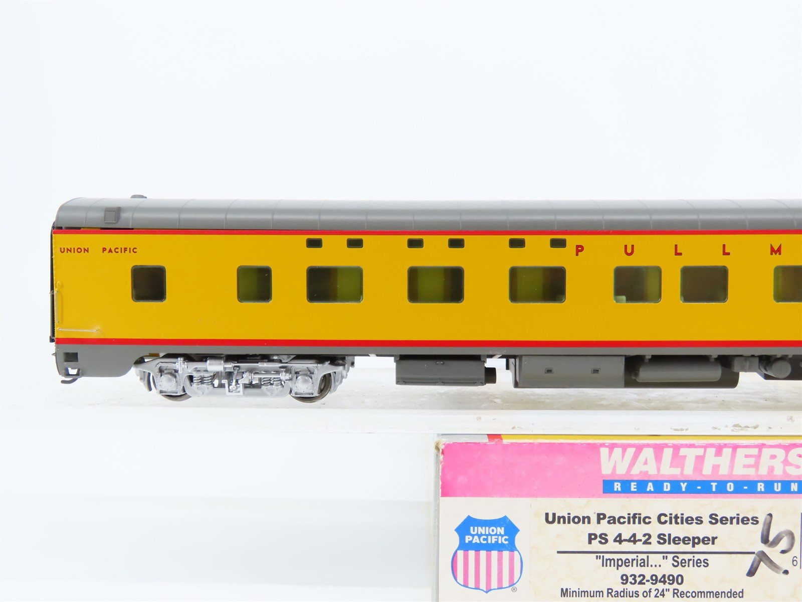 HO Walthers First Edition 932-9490 UP Union Pacific PS 4-4-2 Sleeper Passenger