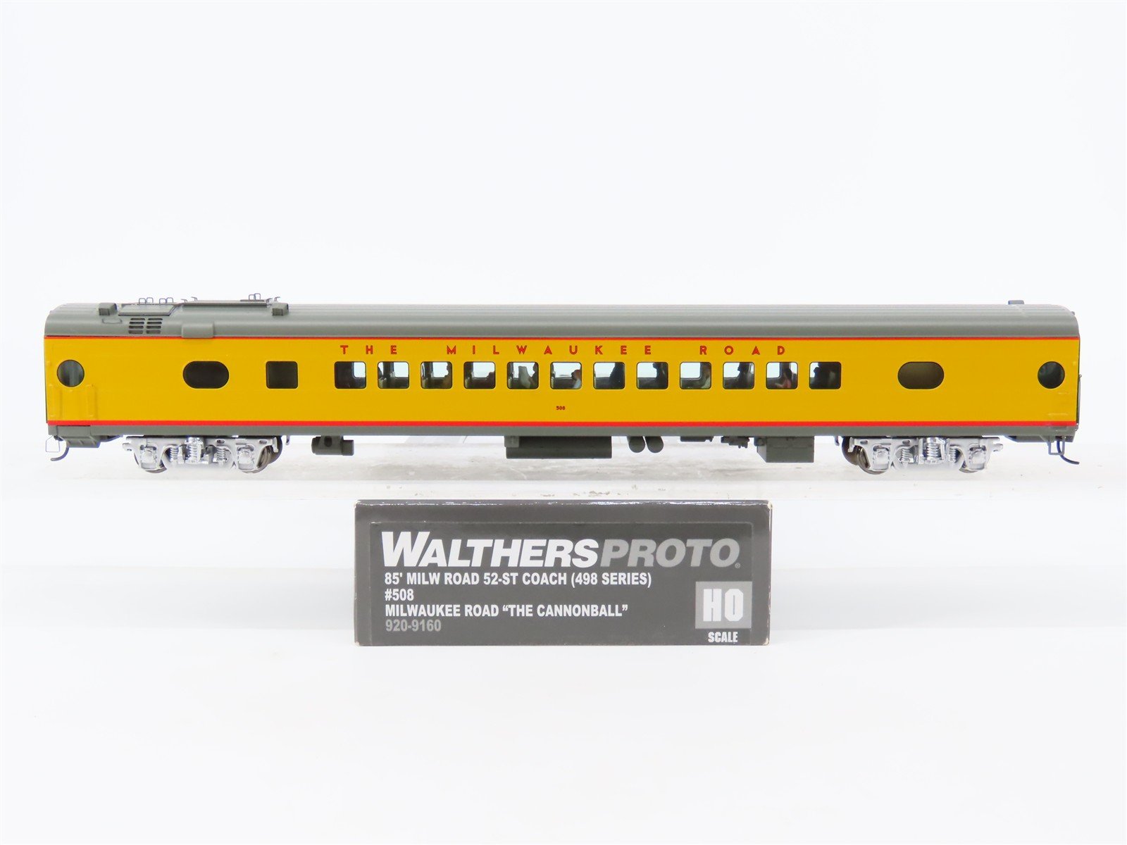 HO Walthers Proto 920-9160 MILW "Cannonball" 85' Coach Passenger #508 w/Lighting