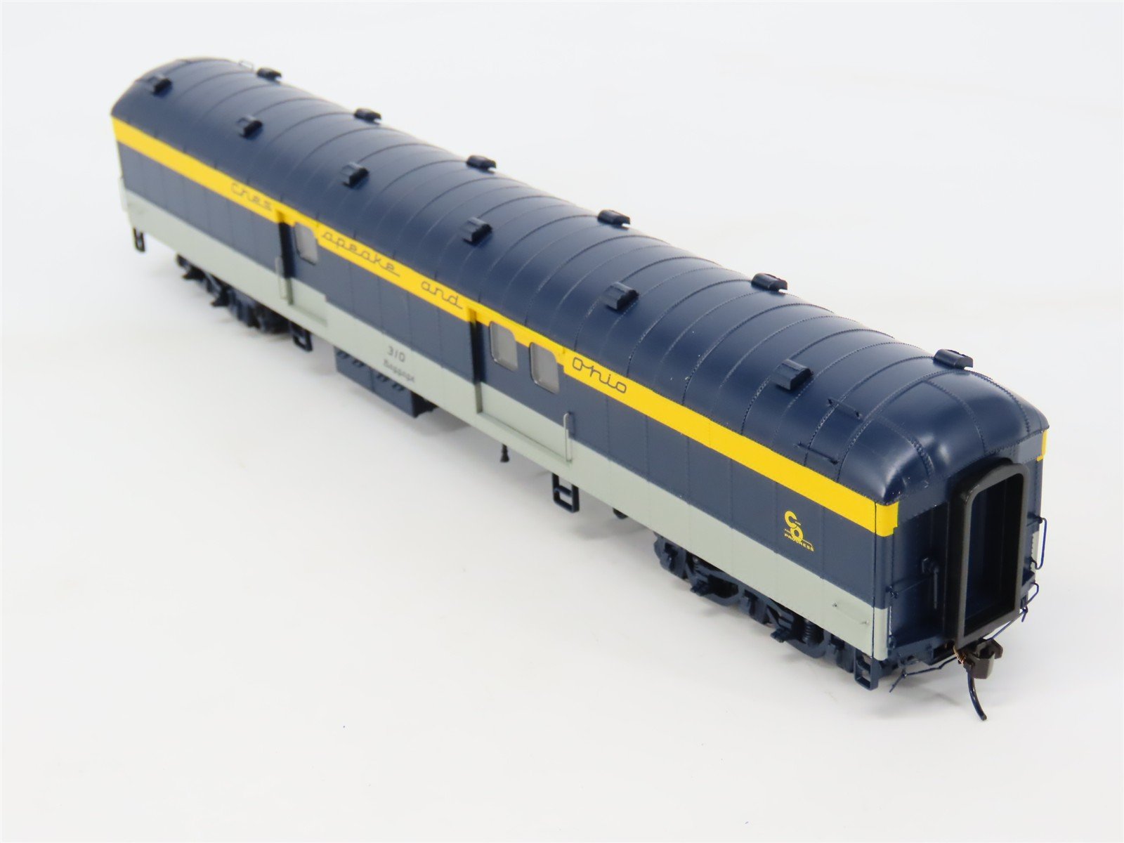 HO Walthers Proto 920-17505 C&O Chesapeake & Ohio 70' Baggage Passenger #310