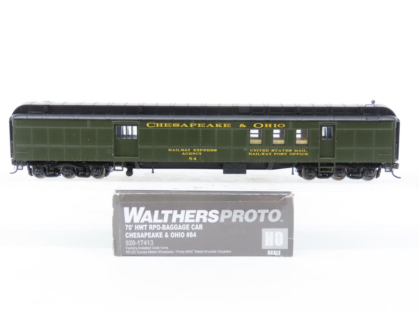HO Walthers Proto 920-17413 C&O Chesapeake & Ohio 70' RPO-Baggage Passenger #84