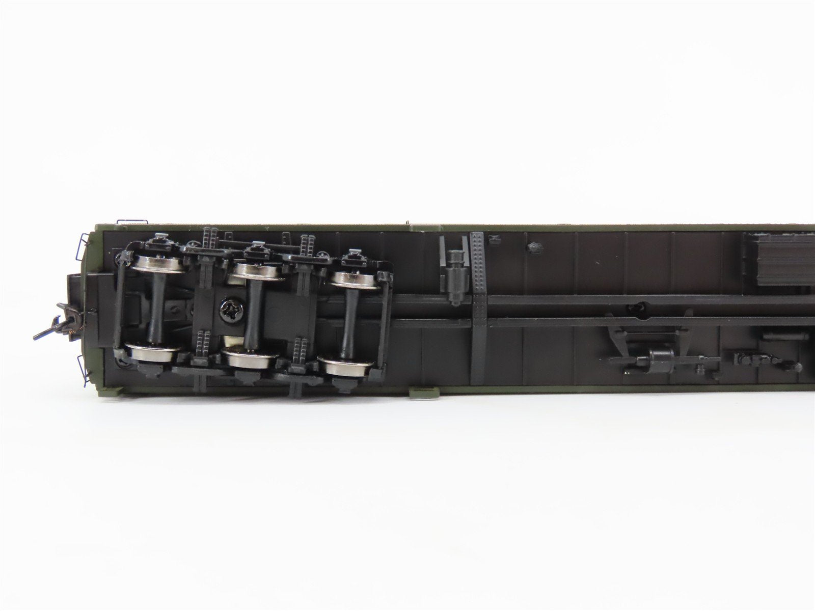 HO Walthers Proto 920-17413 C&O Chesapeake & Ohio 70' RPO-Baggage Passenger #84