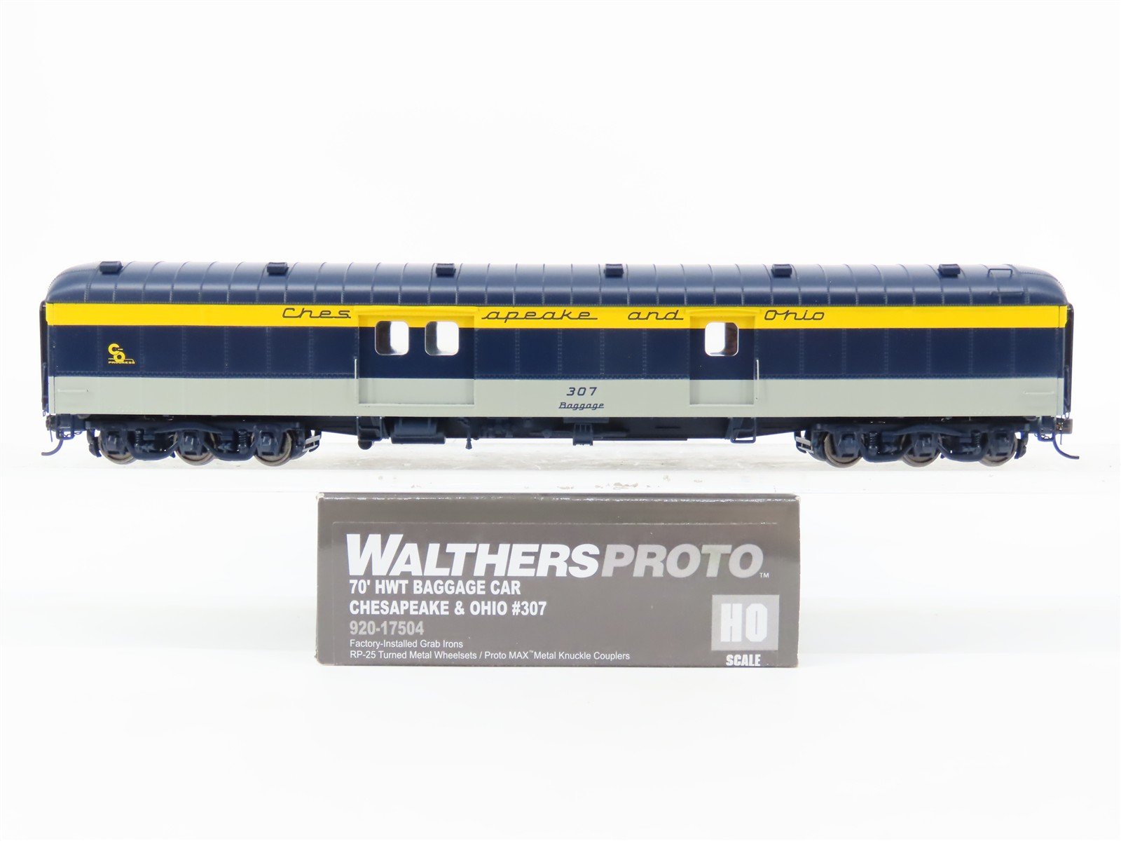 HO Walthers Proto 920-17504 C&O Chesapeake & Ohio 70' Baggage Passenger #307