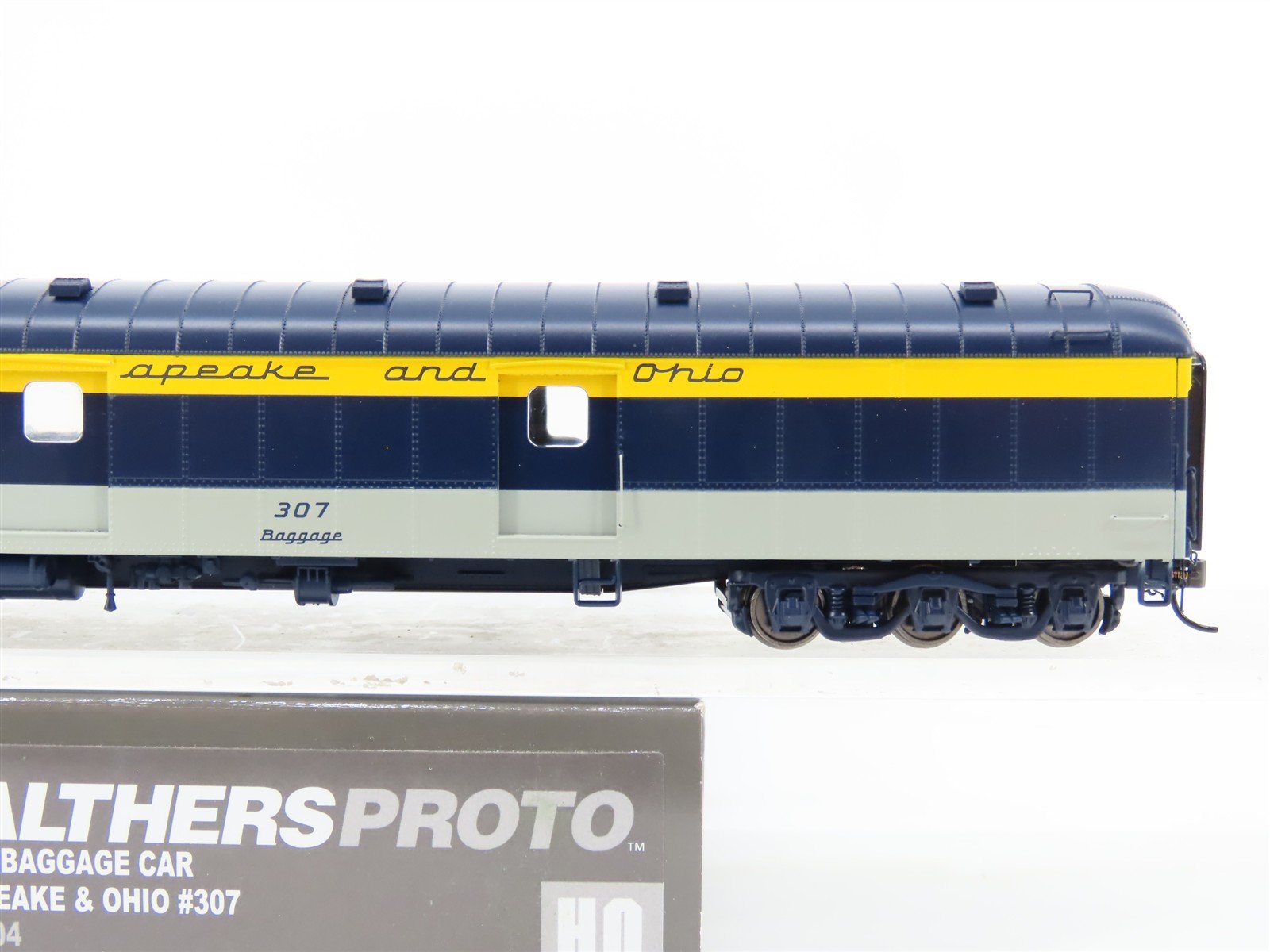 HO Walthers Proto 920-17504 C&O Chesapeake & Ohio 70' Baggage Passenger #307