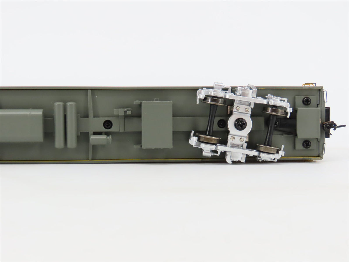 HO Walthers Proto 920-9142 MILW Hiawatha 85&#39; Coach Passenger #501 w/ Lighting