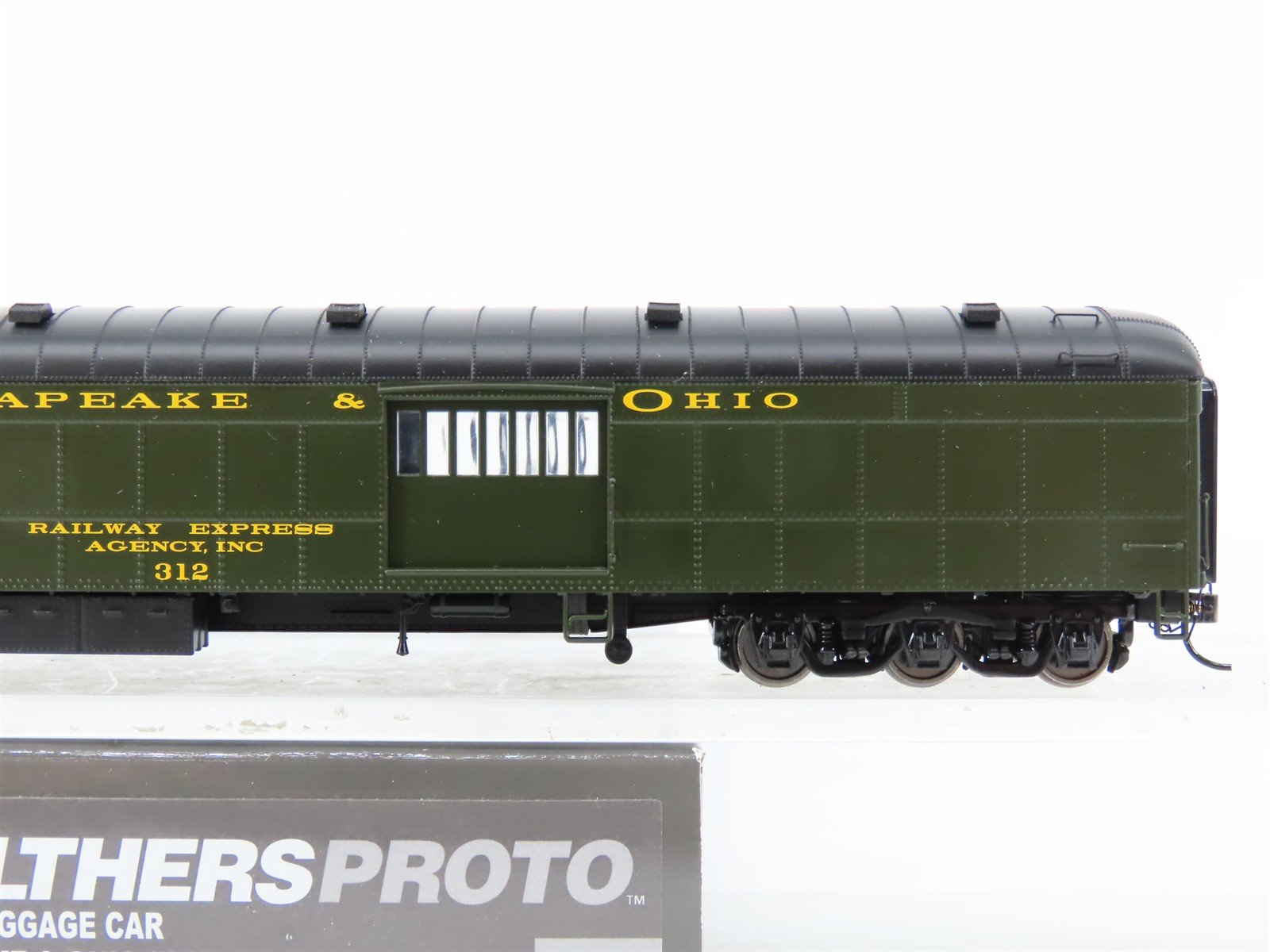 HO Walthers Proto 920-17502 C&O Chesapeake & Ohio 70' Baggage Passenger #312