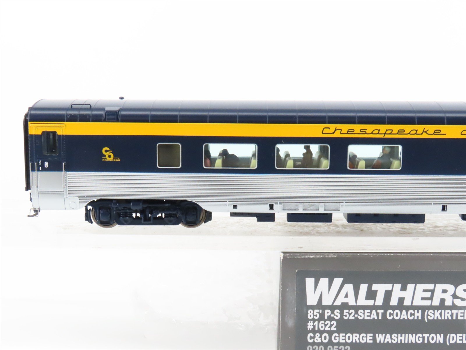 HO Walthers Proto 920-9522 C&O 85' P-S 52-Seat Coach Passenger Car #1622 wLights