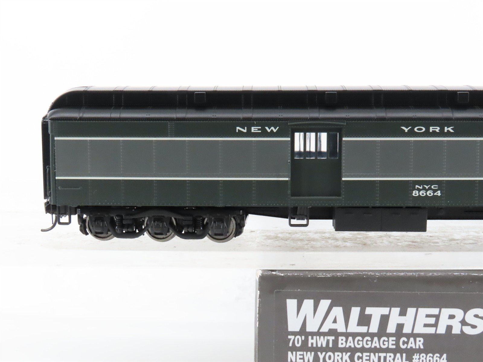 HO Scale Walthers Proto 920-17507 NYC 70' HWT Baggage Passenger Car #8664