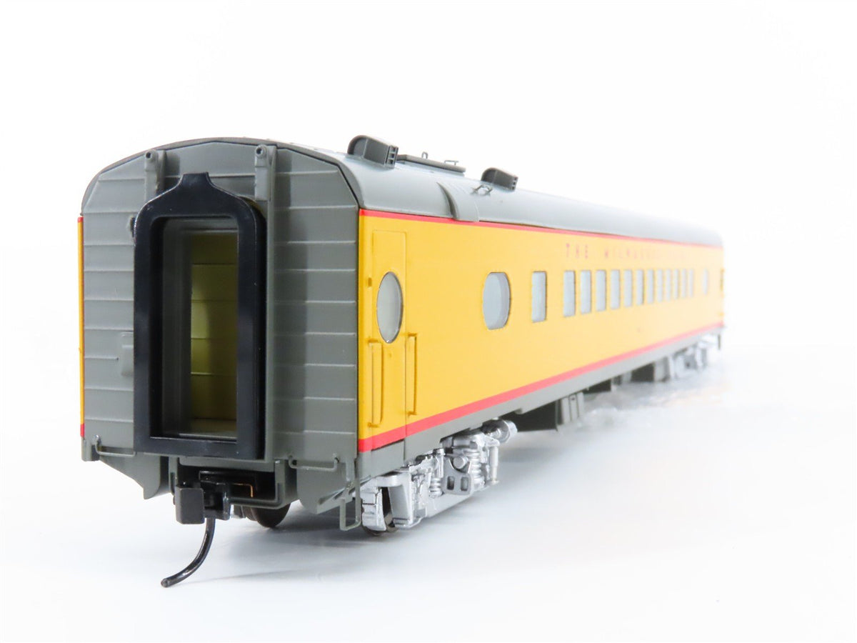 HO Walthers Proto 920-9151 MILW 85&#39; 52-Seat Coach Passenger Car #343 wLights