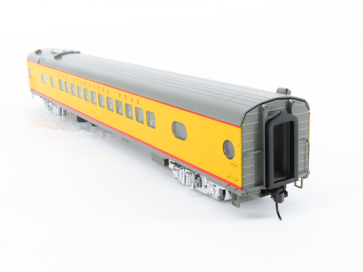HO Walthers Proto 920-9151 MILW 85&#39; 52-Seat Coach Passenger Car #343 wLights
