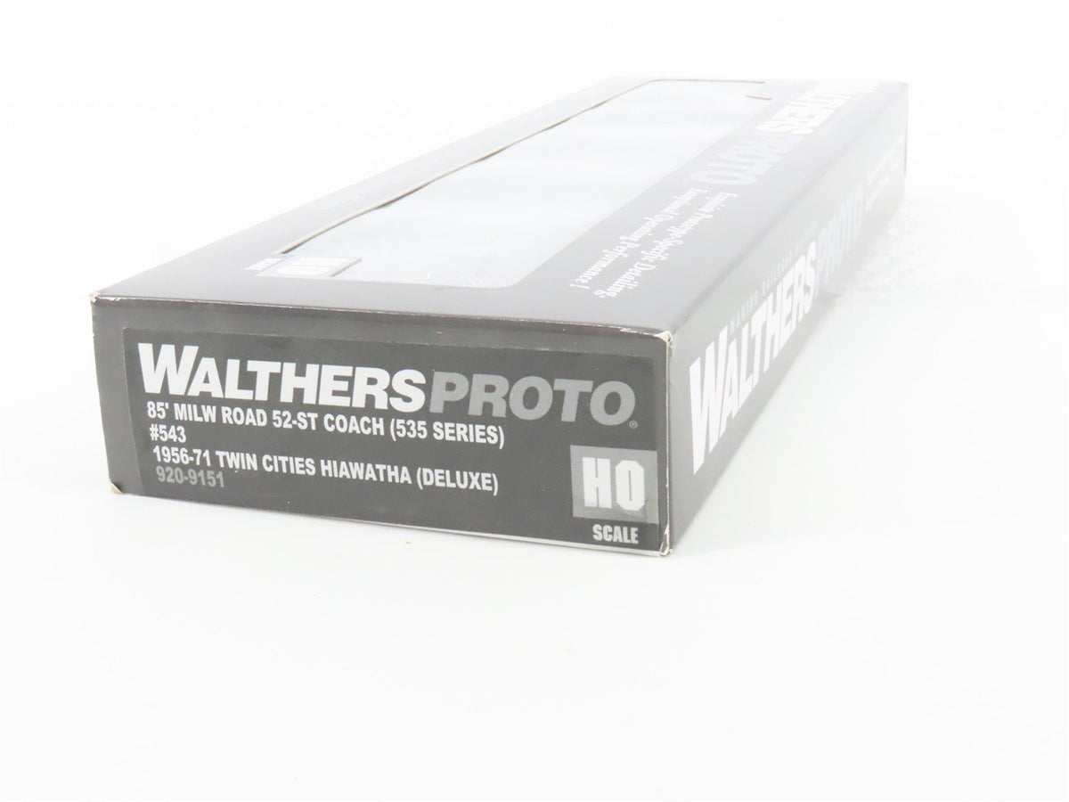 HO Walthers Proto 920-9151 MILW 85&#39; 52-Seat Coach Passenger Car #343 wLights