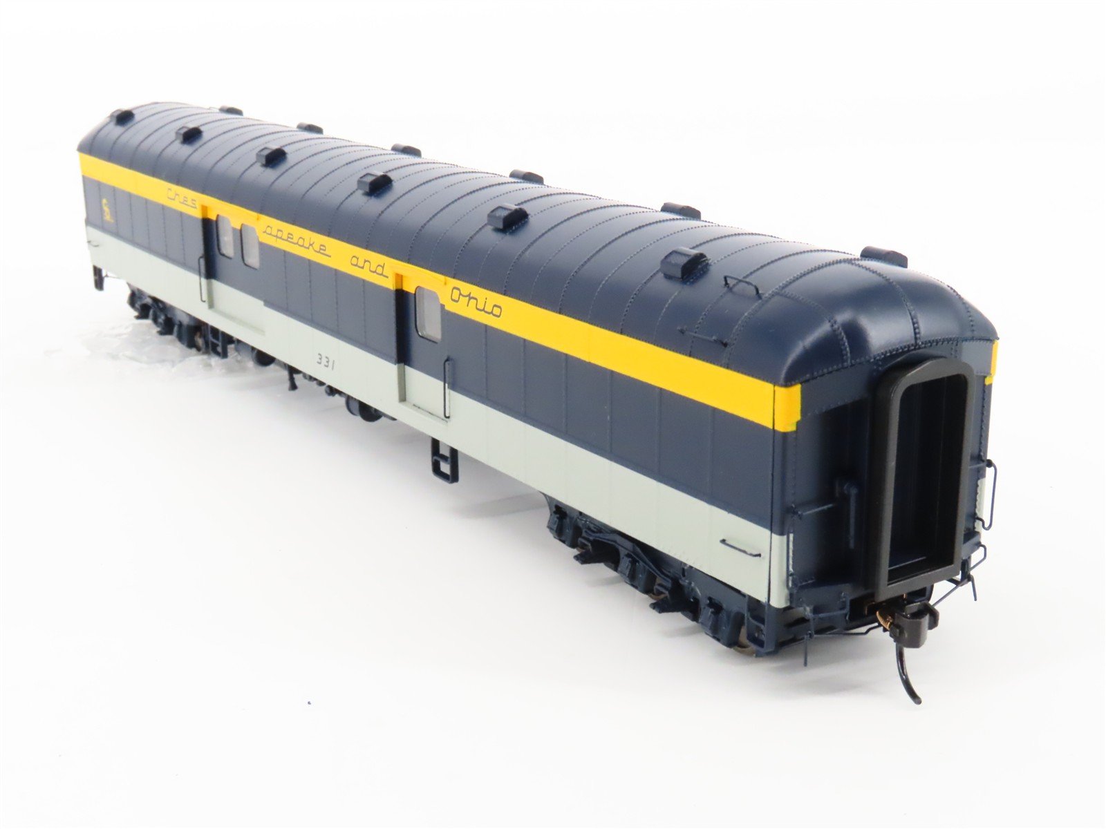 HO Scale Walthers Proto 920-9511 C&O Railway 70' ACF Baggage Passenger Car #331