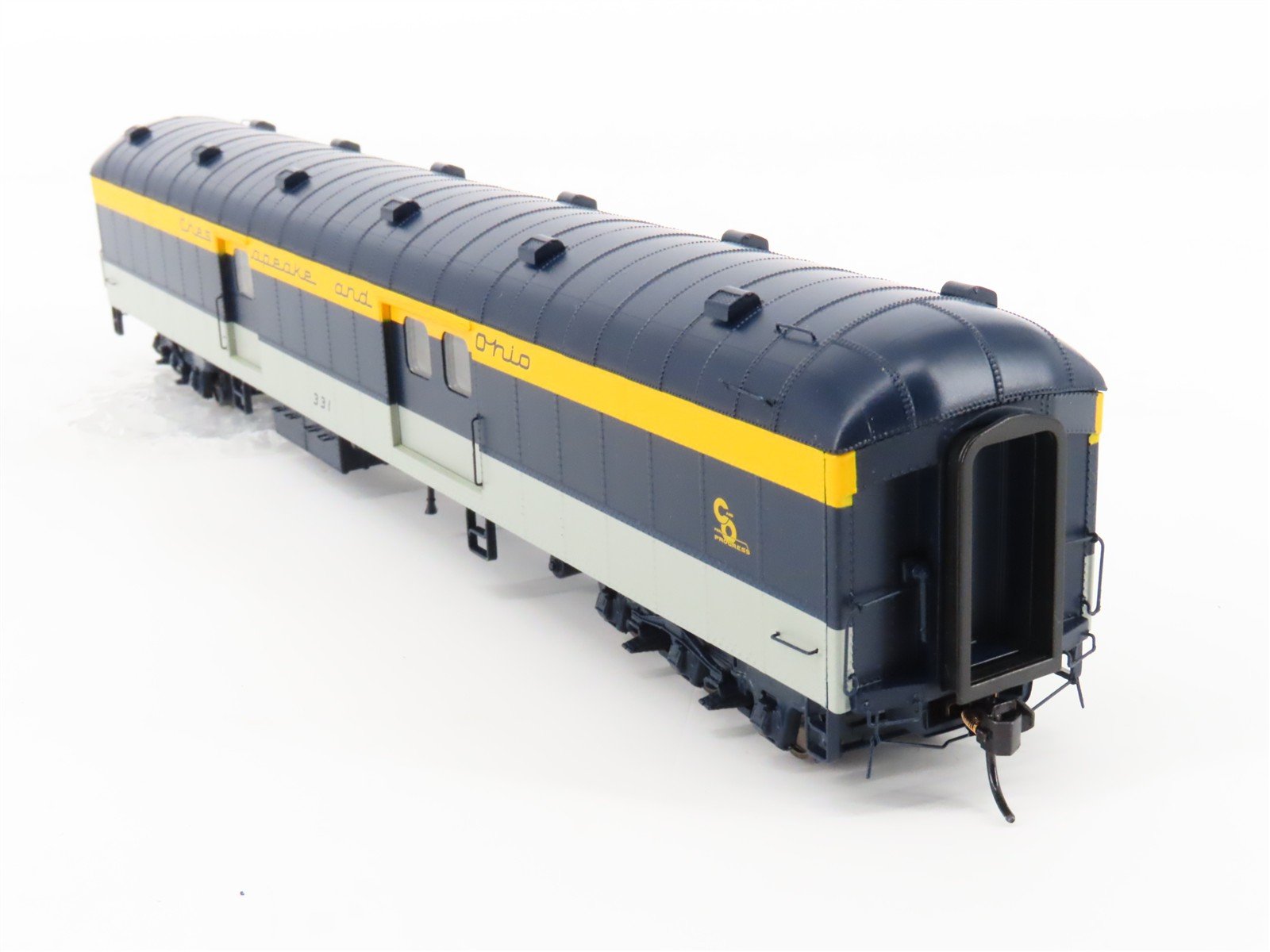HO Scale Walthers Proto 920-9511 C&O Railway 70' ACF Baggage Passenger Car #331