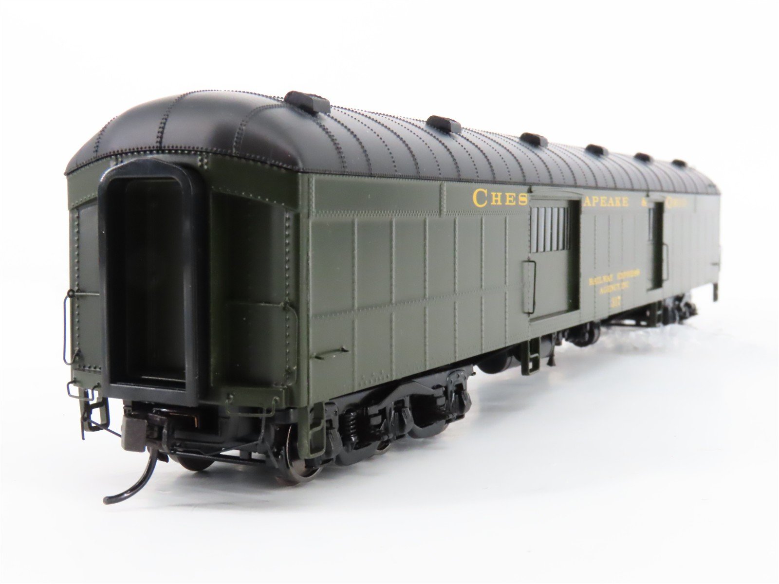 HO Scale Walthers Proto 920-17503 C&O Railway 70' HWT Baggage Passenger Car #317