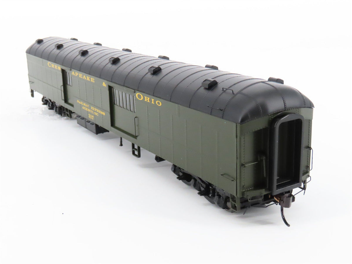 HO Scale Walthers Proto 920-17503 C&amp;O Railway 70&#39; HWT Baggage Passenger Car #317