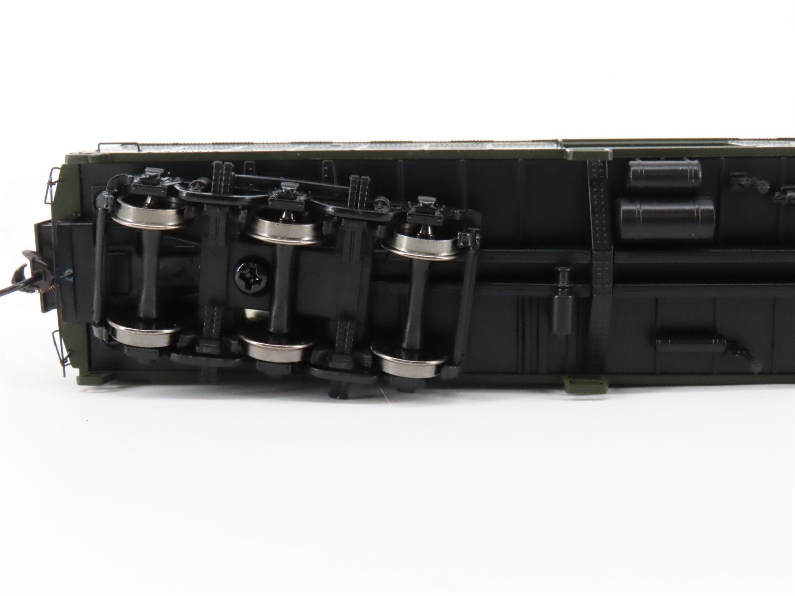 HO Scale Walthers Proto 920-17503 C&O Railway 70' HWT Baggage Passenger Car #317