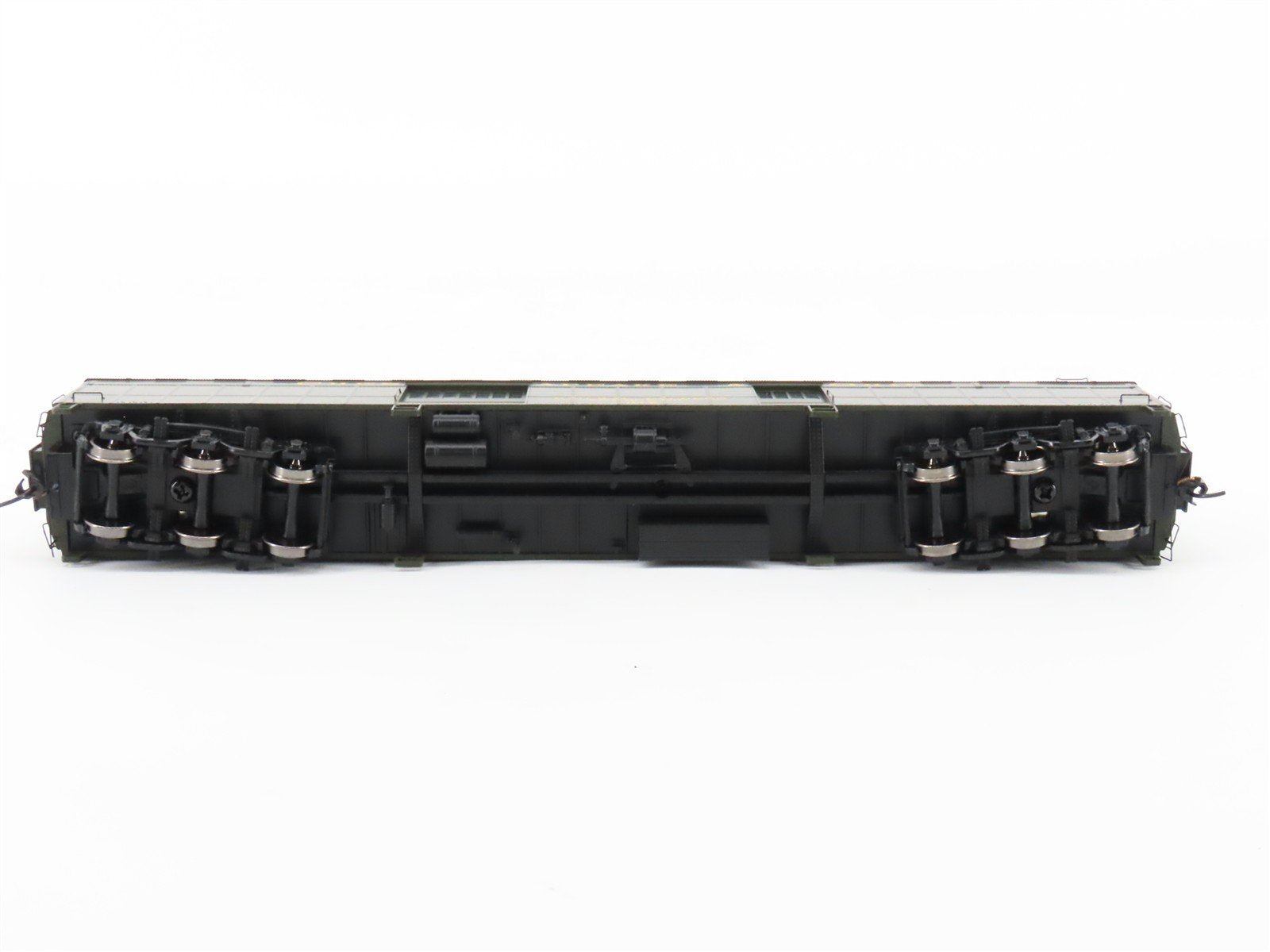 HO Scale Walthers Proto 920-17503 C&O Railway 70' HWT Baggage Passenger Car #317