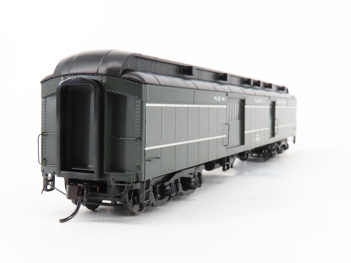 HO Scale Walthers Proto 920-17506 NYC 70&#39; HWT Baggage Passenger Car #8655