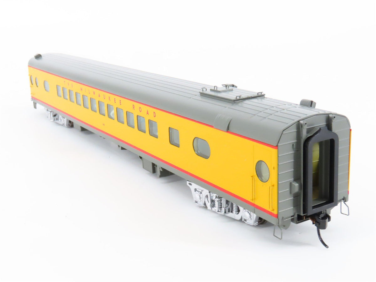 HO Walthers Proto 920-9162 MILW 85&#39; 52-Seat Coach Passenger Car #545 wLights