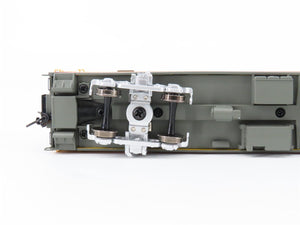 HO Walthers Proto 920-9162 MILW 85' 52-Seat Coach Passenger Car #545 wLights