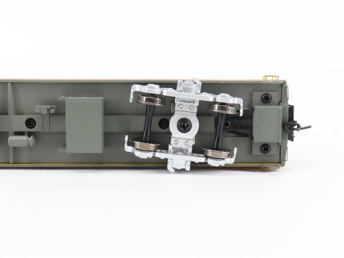 HO Walthers Proto 920-9162 MILW 85&#39; 52-Seat Coach Passenger Car #545 wLights