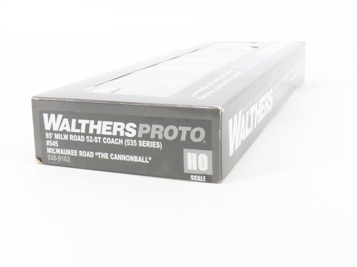 HO Walthers Proto 920-9162 MILW 85&#39; 52-Seat Coach Passenger Car #545 wLights